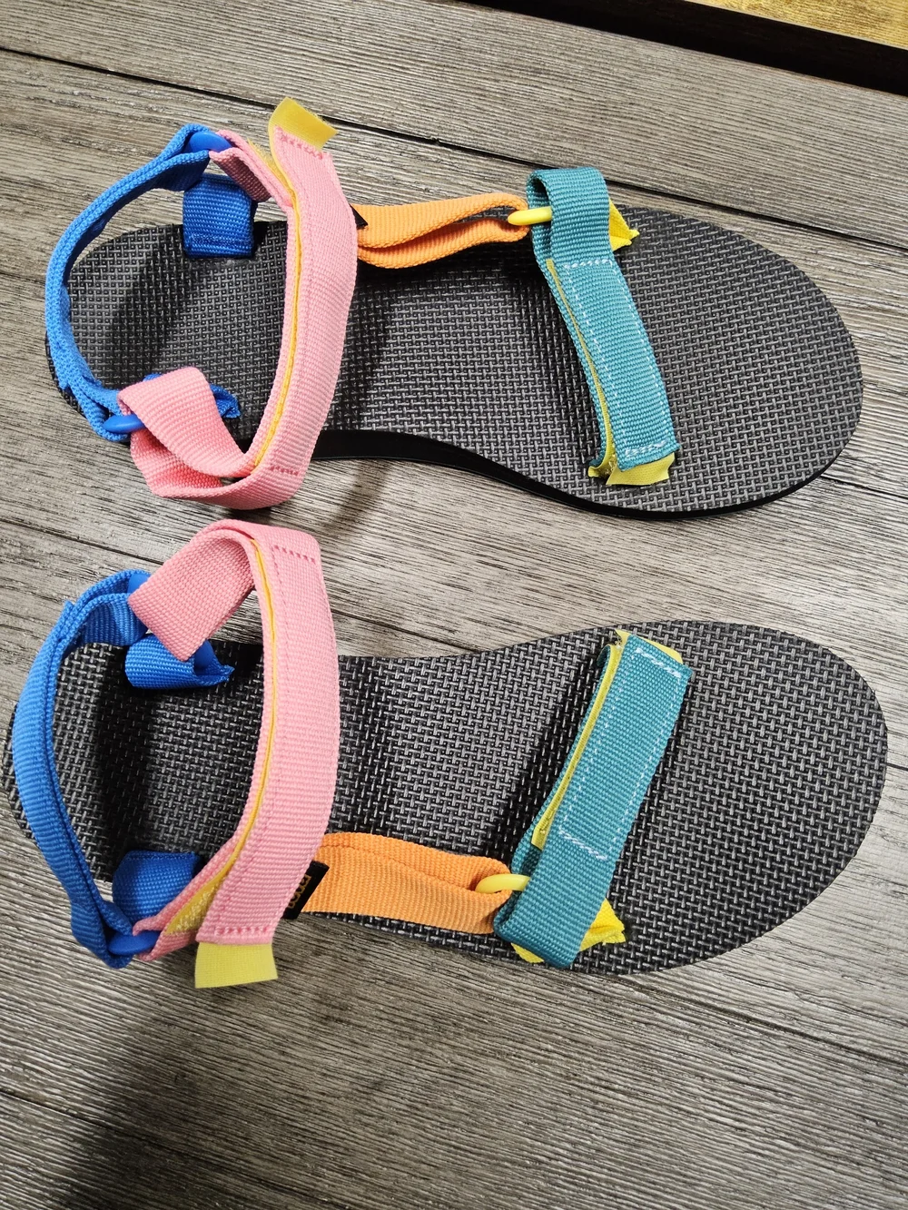 NWOT Womens size 8 Teva Colorblock Sandals